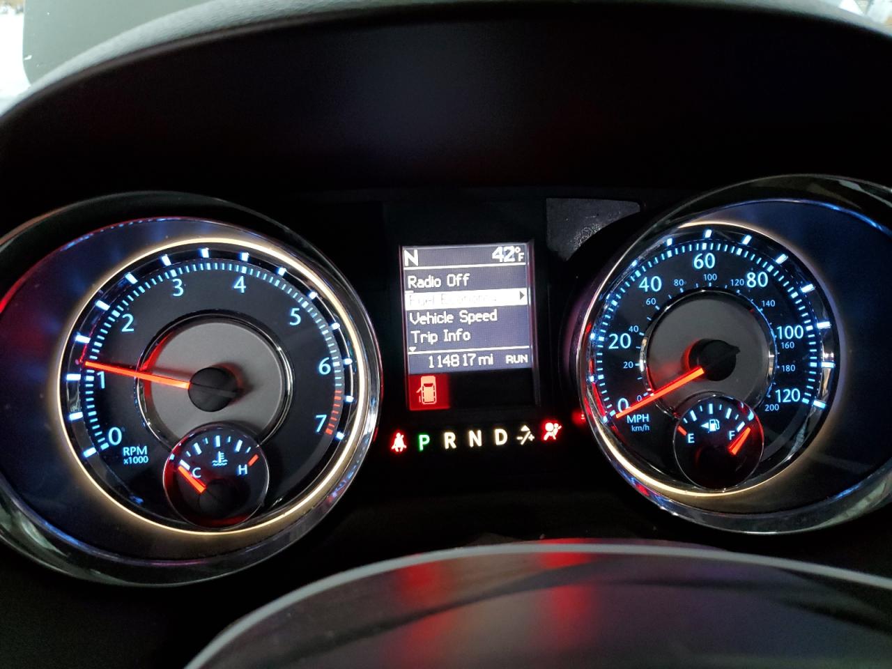 2015 Chrysler Town & Country - Image 9