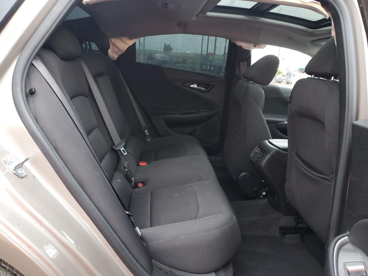 2022 Chevrolet Malibu - Image 10
