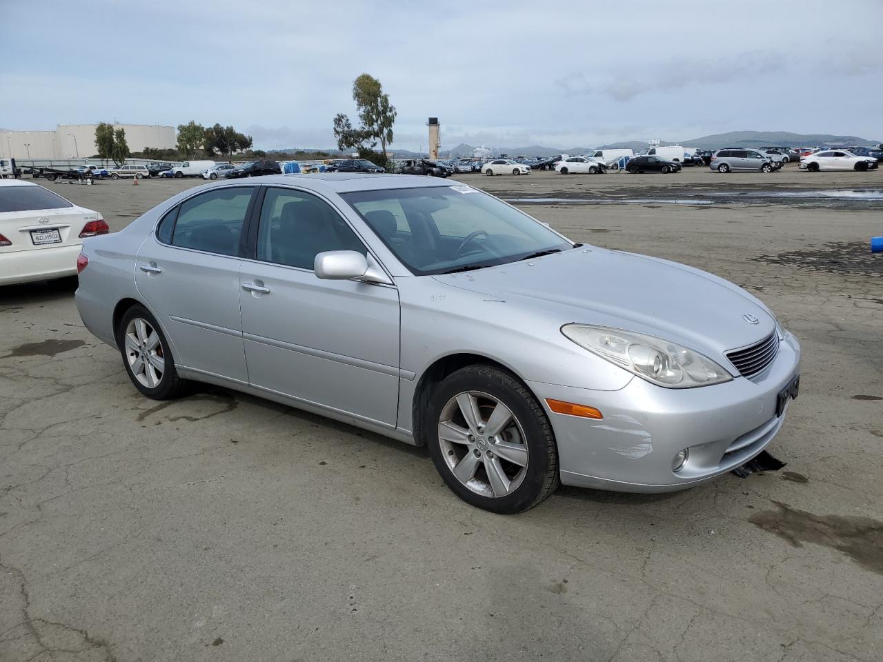 2005 Lexus ES - Image 4