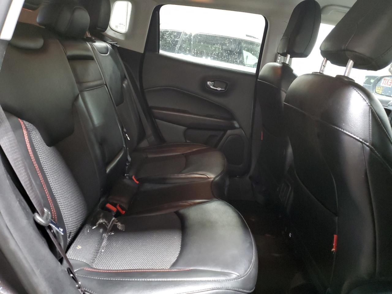 2020 Jeep Compass - Image 11