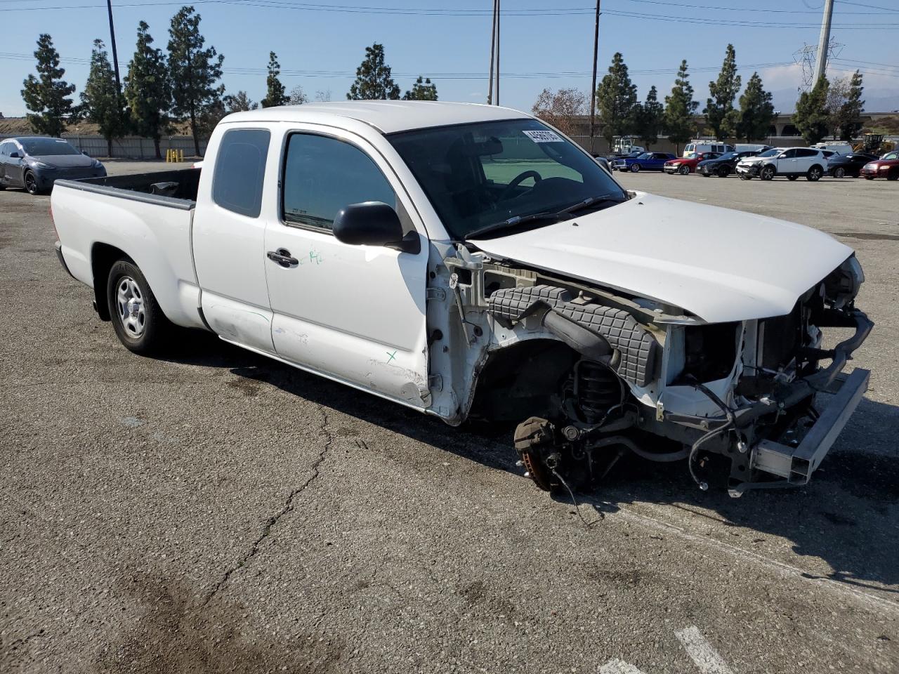 2015 Toyota Tacoma - Image 4