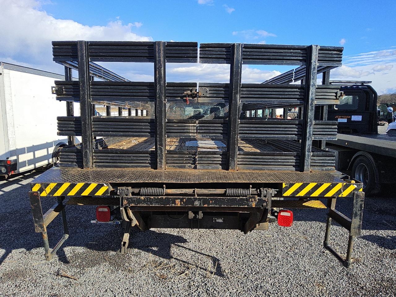 2016 Ford F550 - Image 6