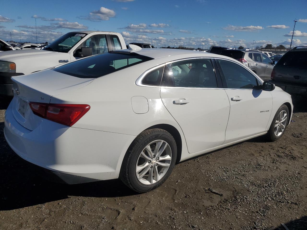2018 Chevrolet Malibu - Image 3