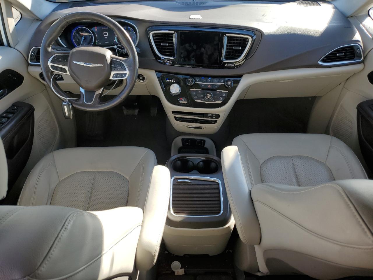 2020 Chrysler Pacifica - Image 8