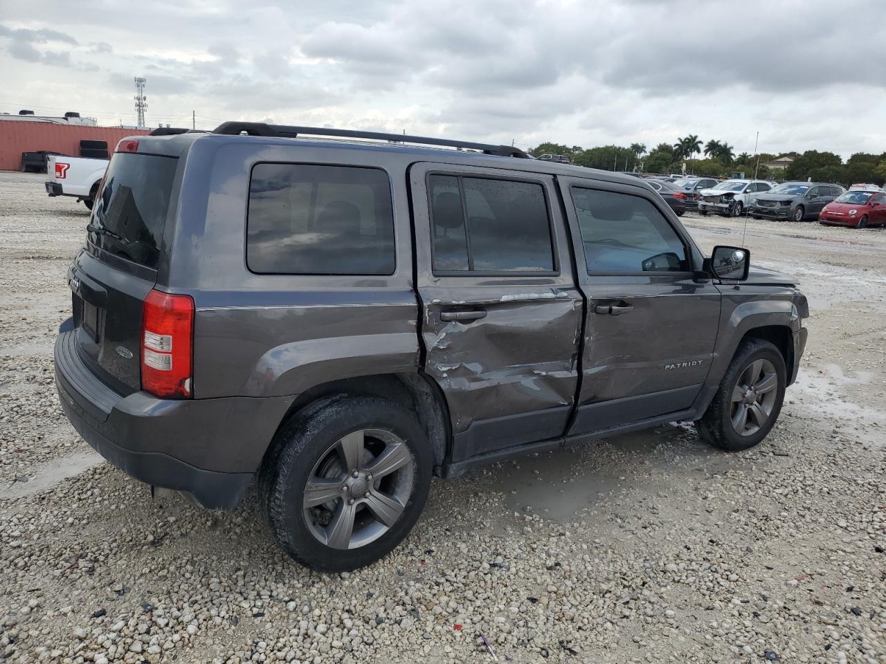 2015 Jeep Liberty (Patriot) - Image 3