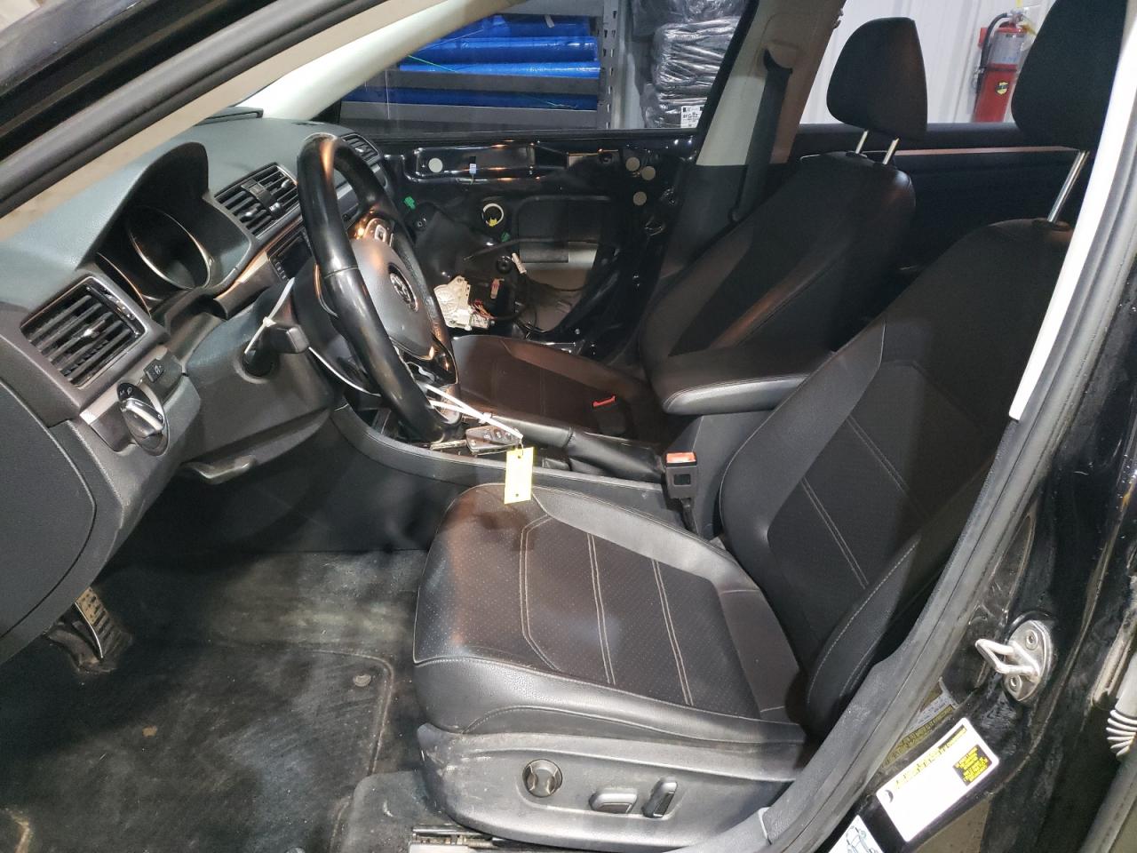 2018 Volkswagen Passat - Image 7