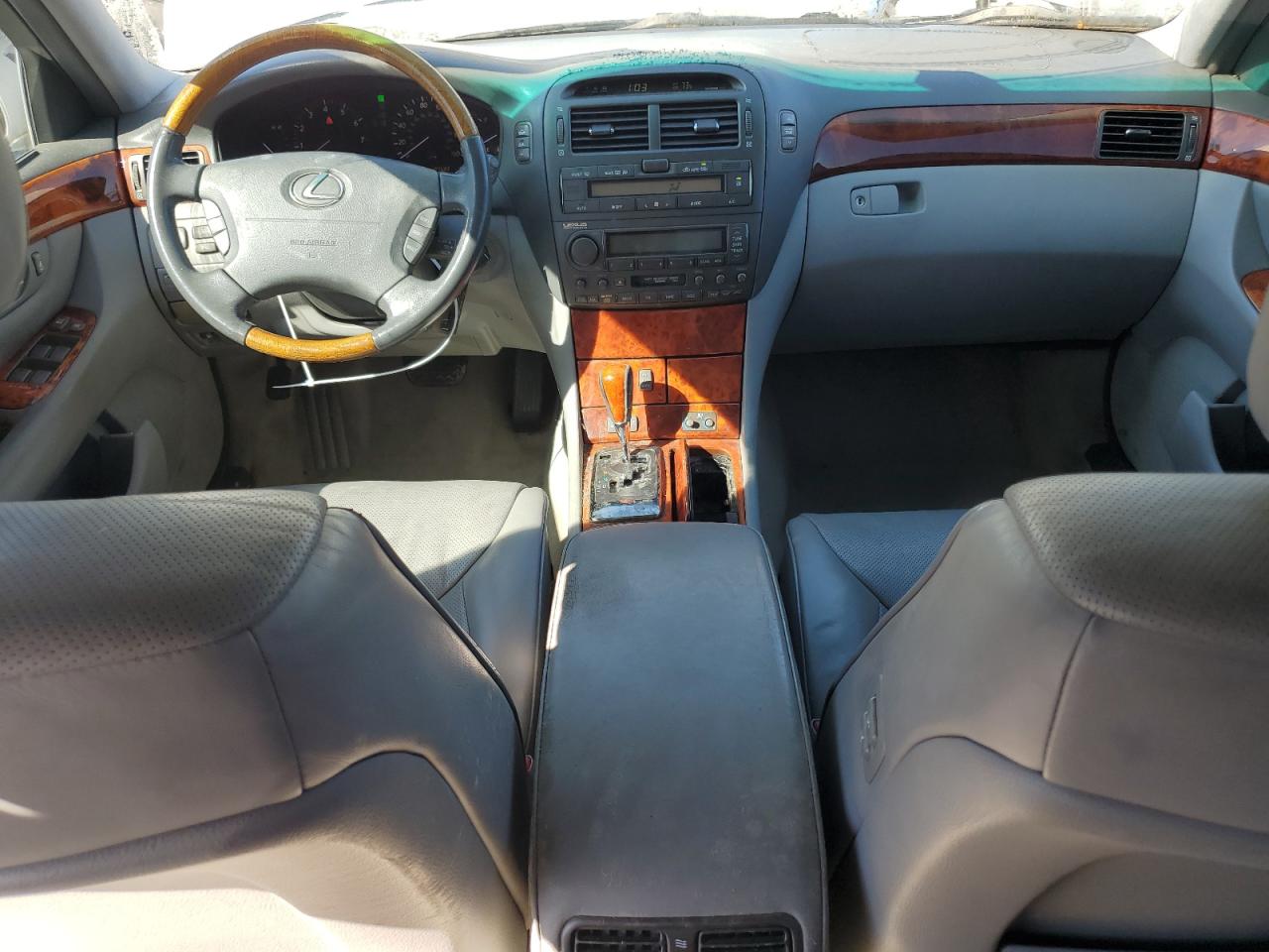 2005 Lexus LS - Image 8