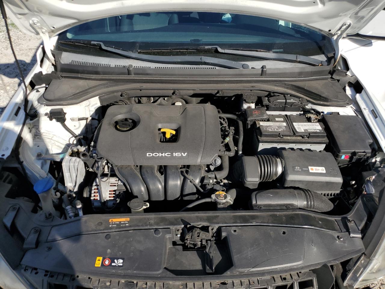 2018 Hyundai Elantra - Image 12
