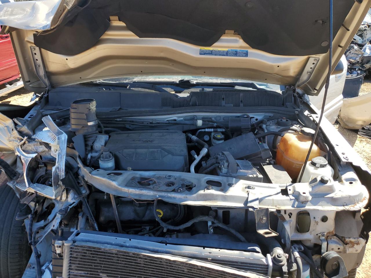 2005 Chevrolet Equinox - Image 12