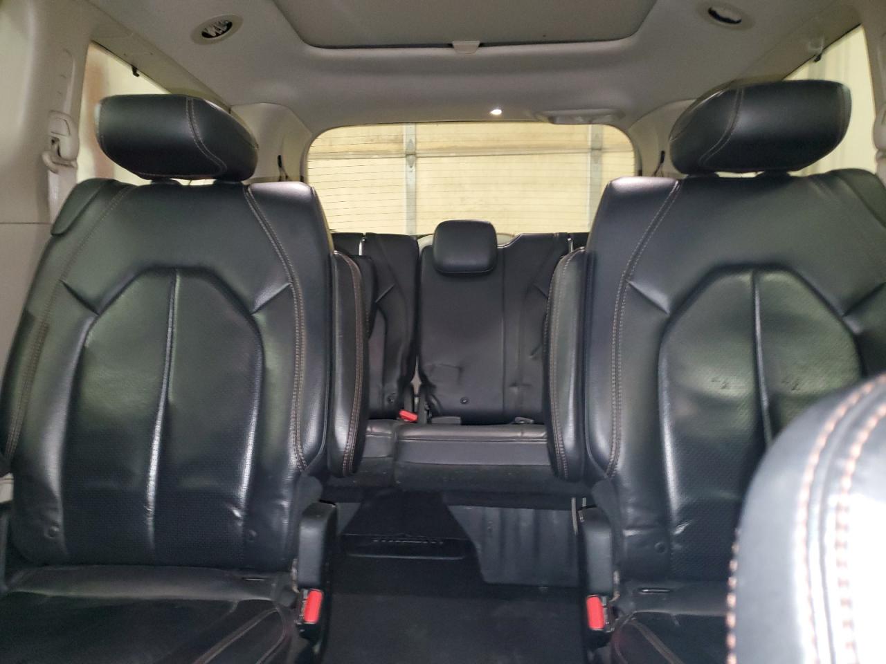 2018 Chrysler Pacifica - Image 10