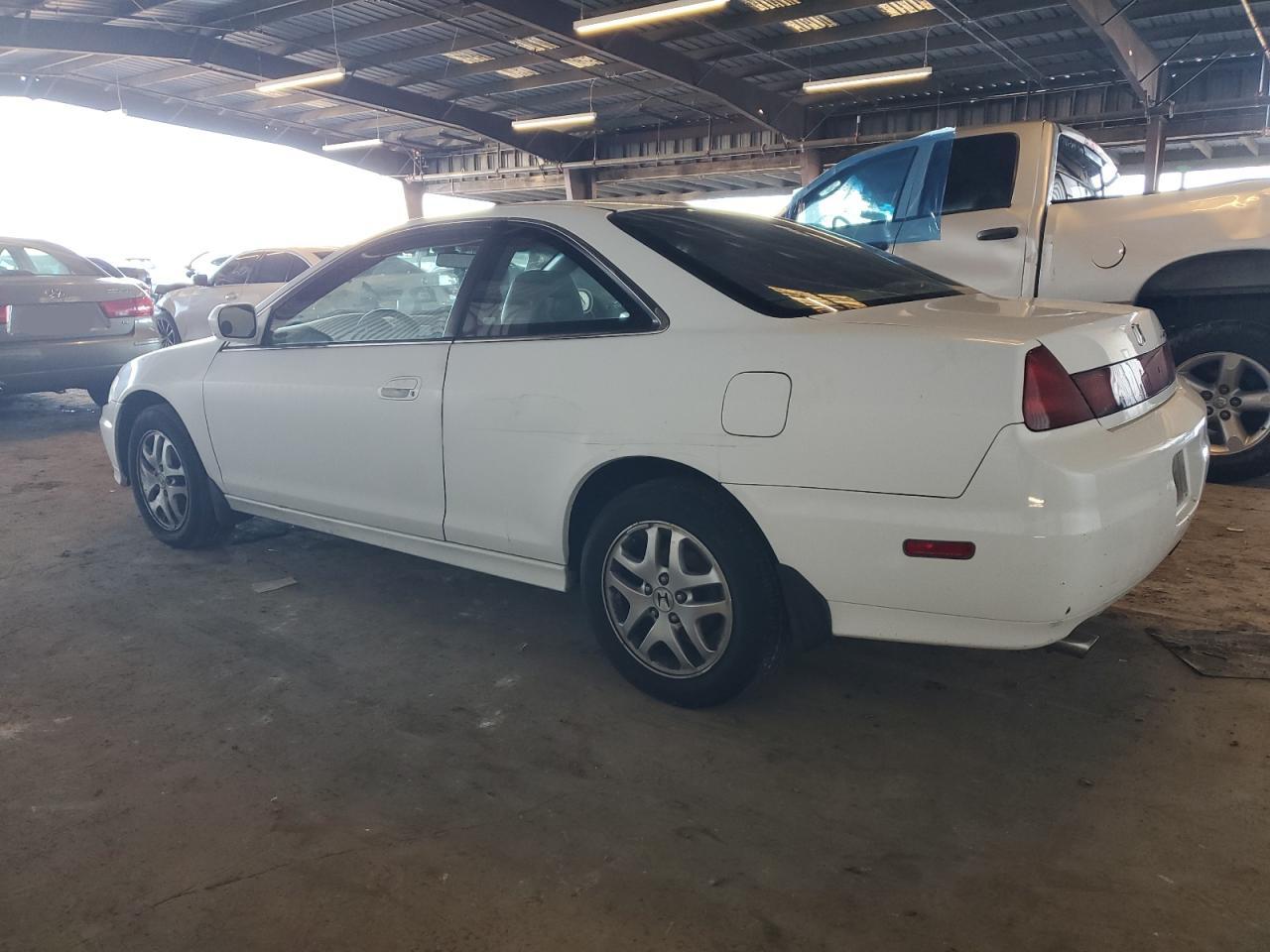2001 Honda Accord - Image 2