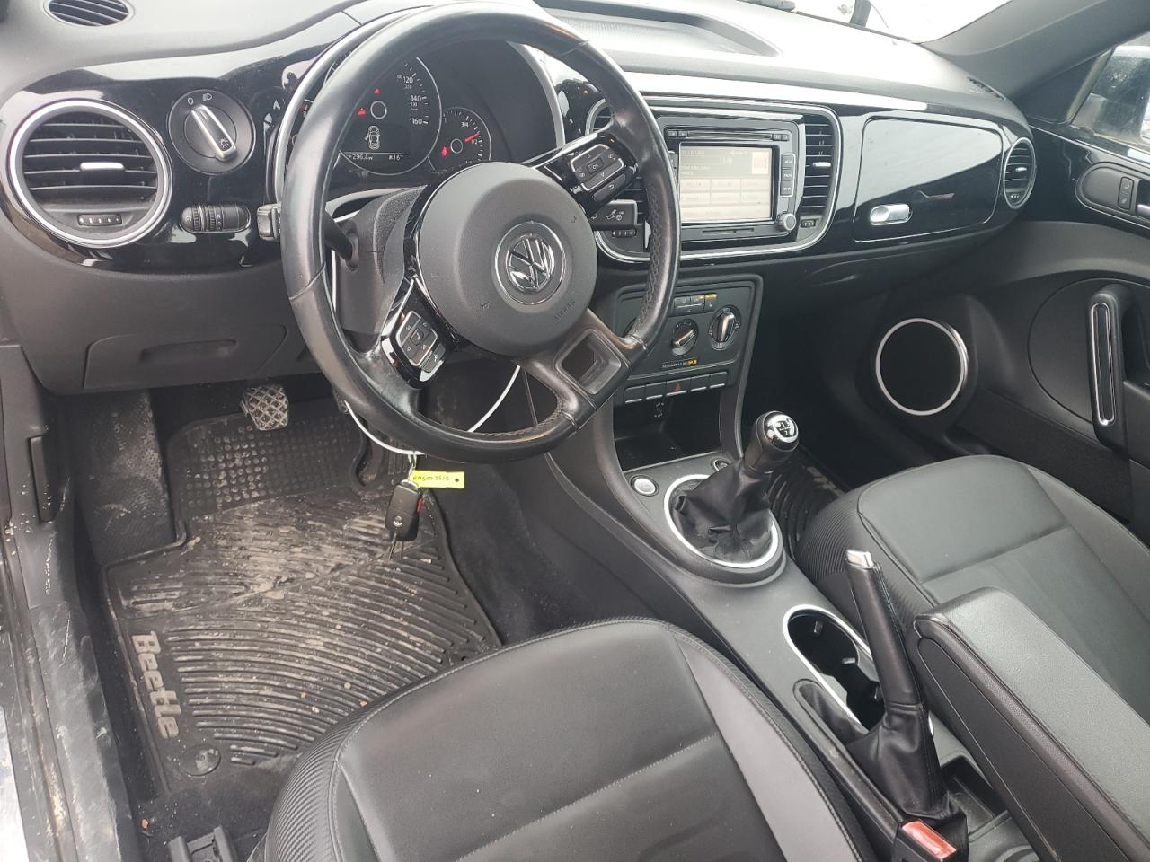 2012 Volkswagen Beetle - Image 8