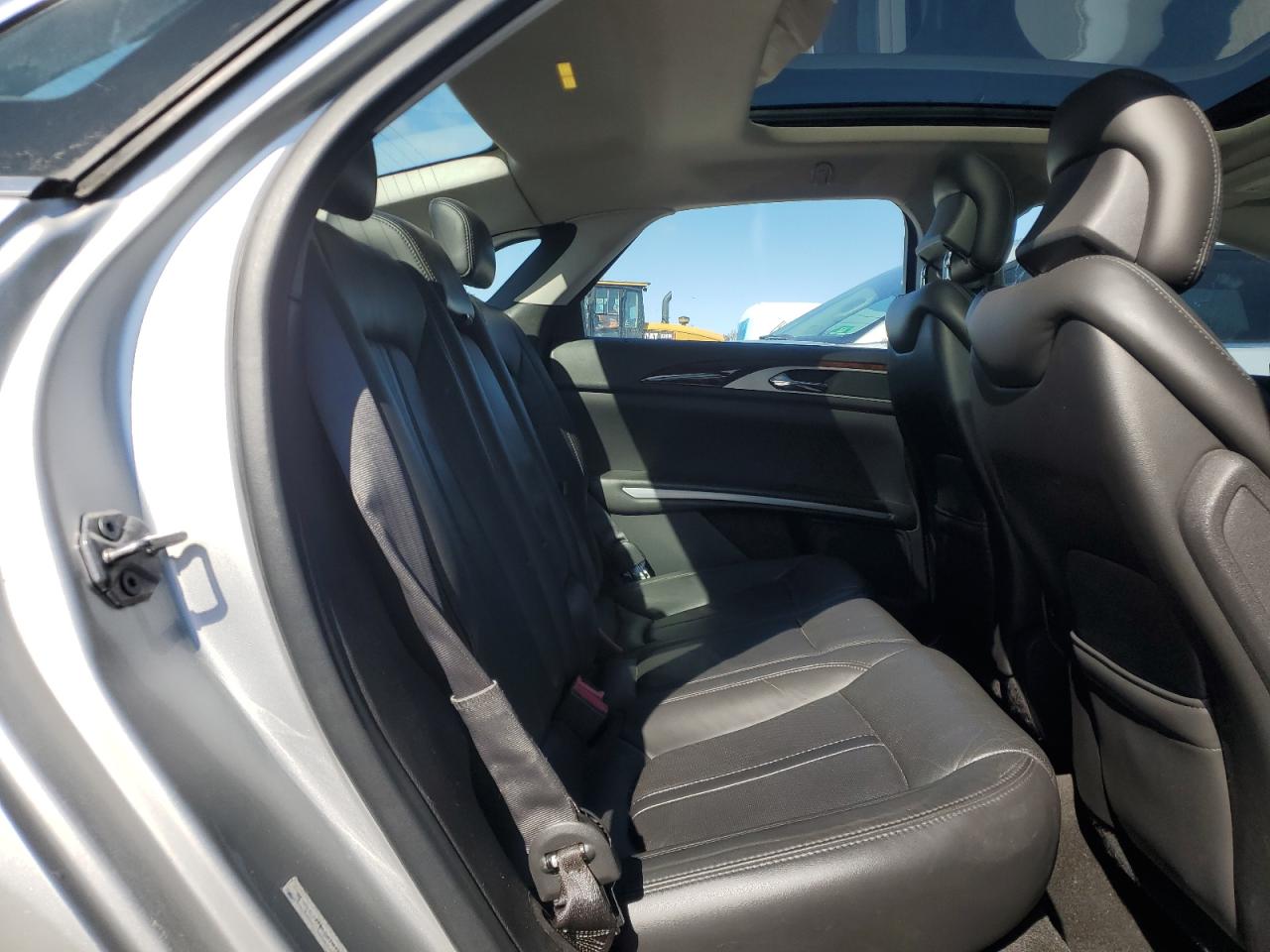 2013 Lincoln MKZ - Image 10