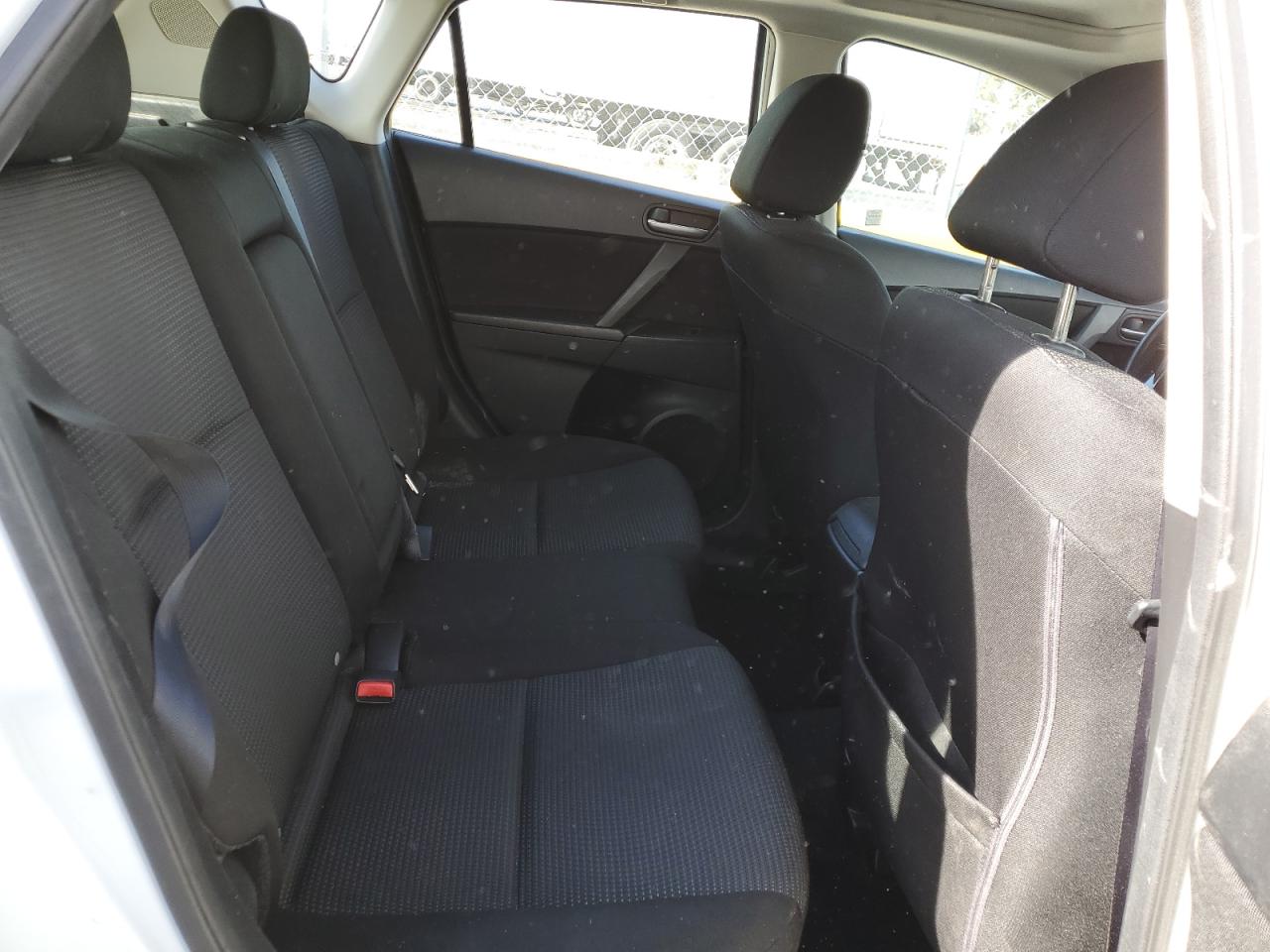 2012 Mazda 3 - Image 10
