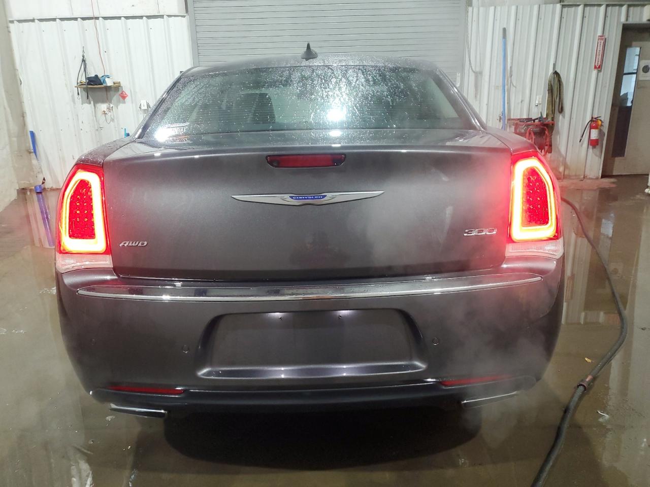 2018 Chrysler 300 - Image 6