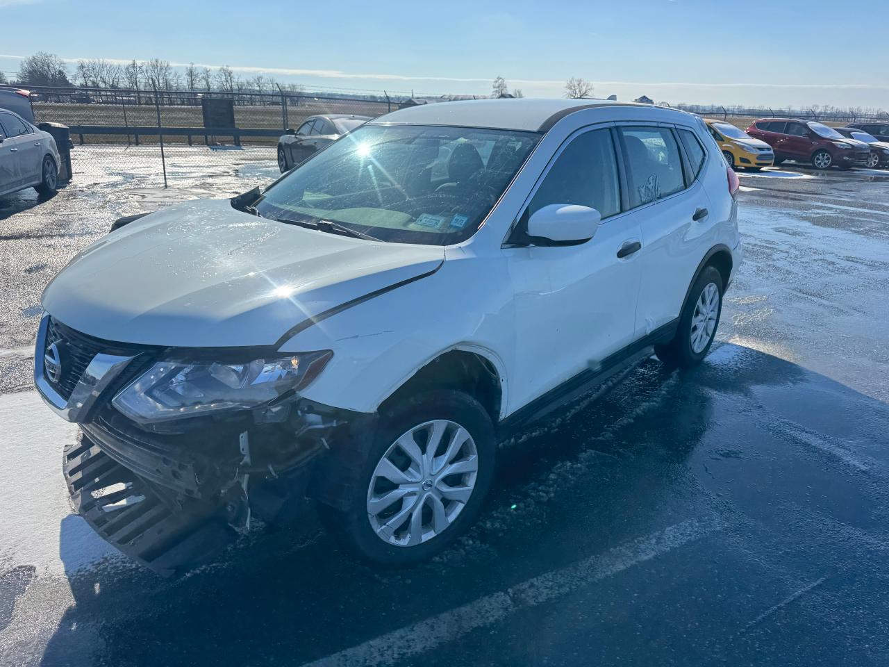 2017 Nissan Rogue - Image 2