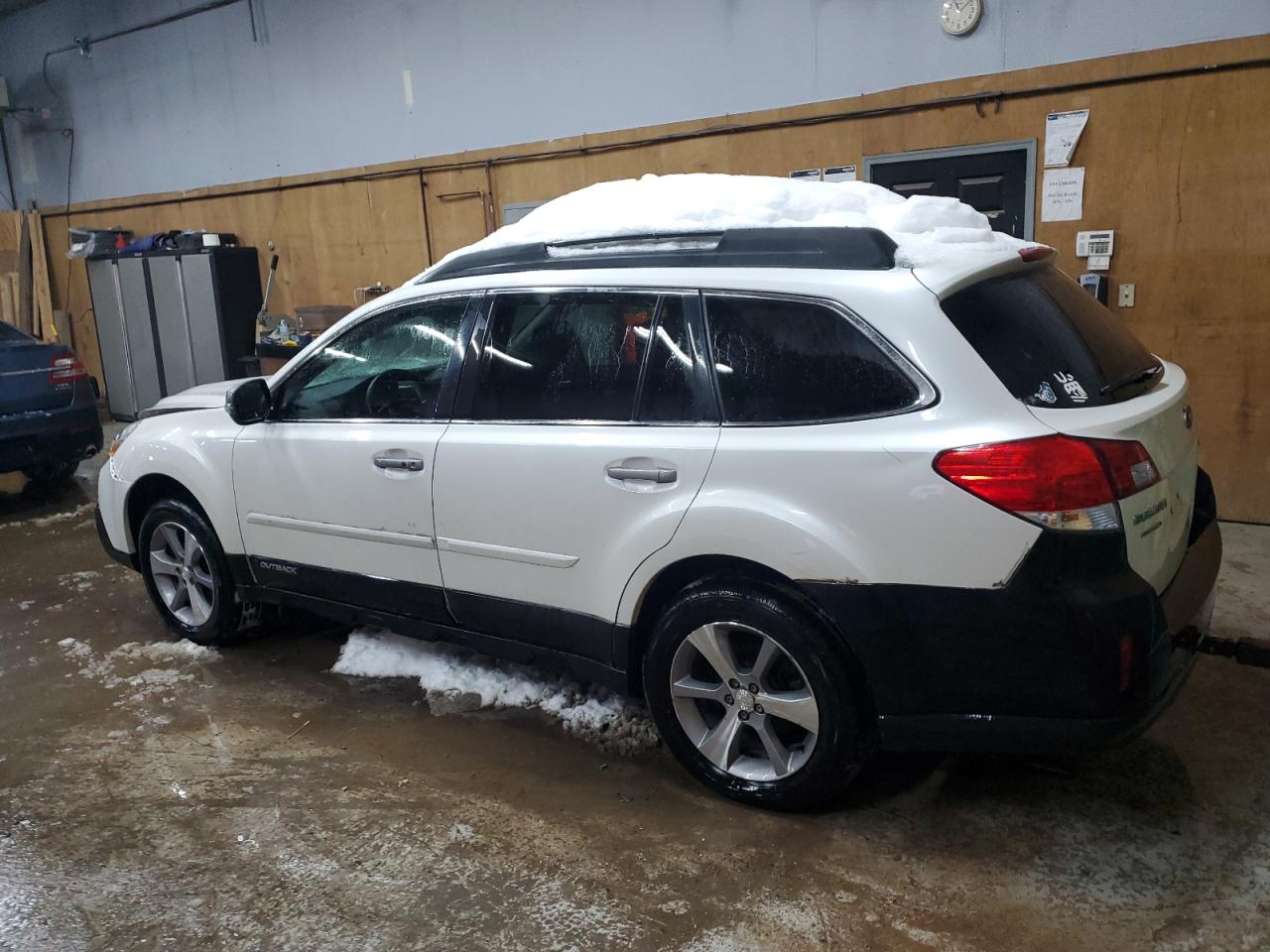 2013 Subaru Outback - Image 2