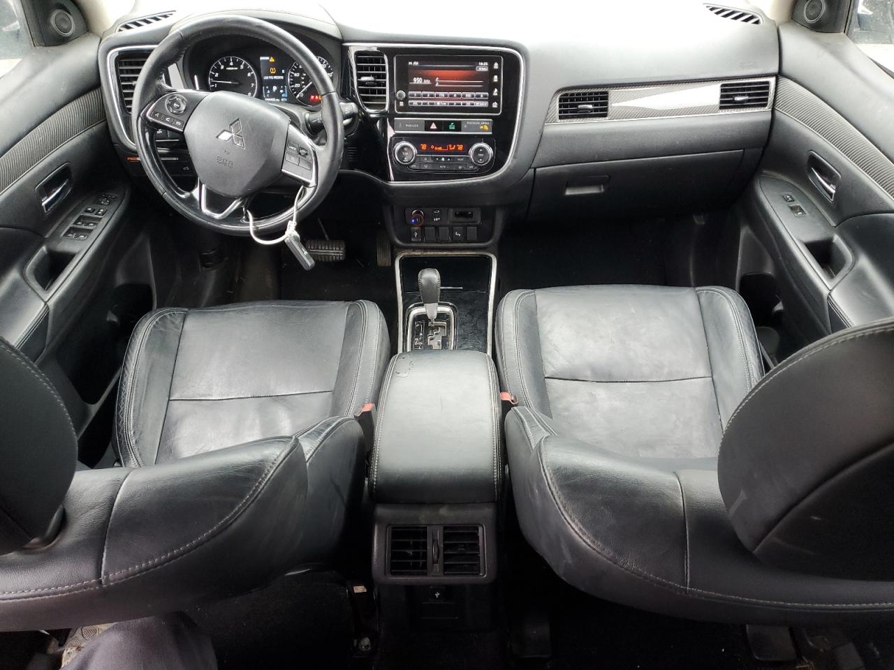 2019 Mitsubishi Outlander - Image 8