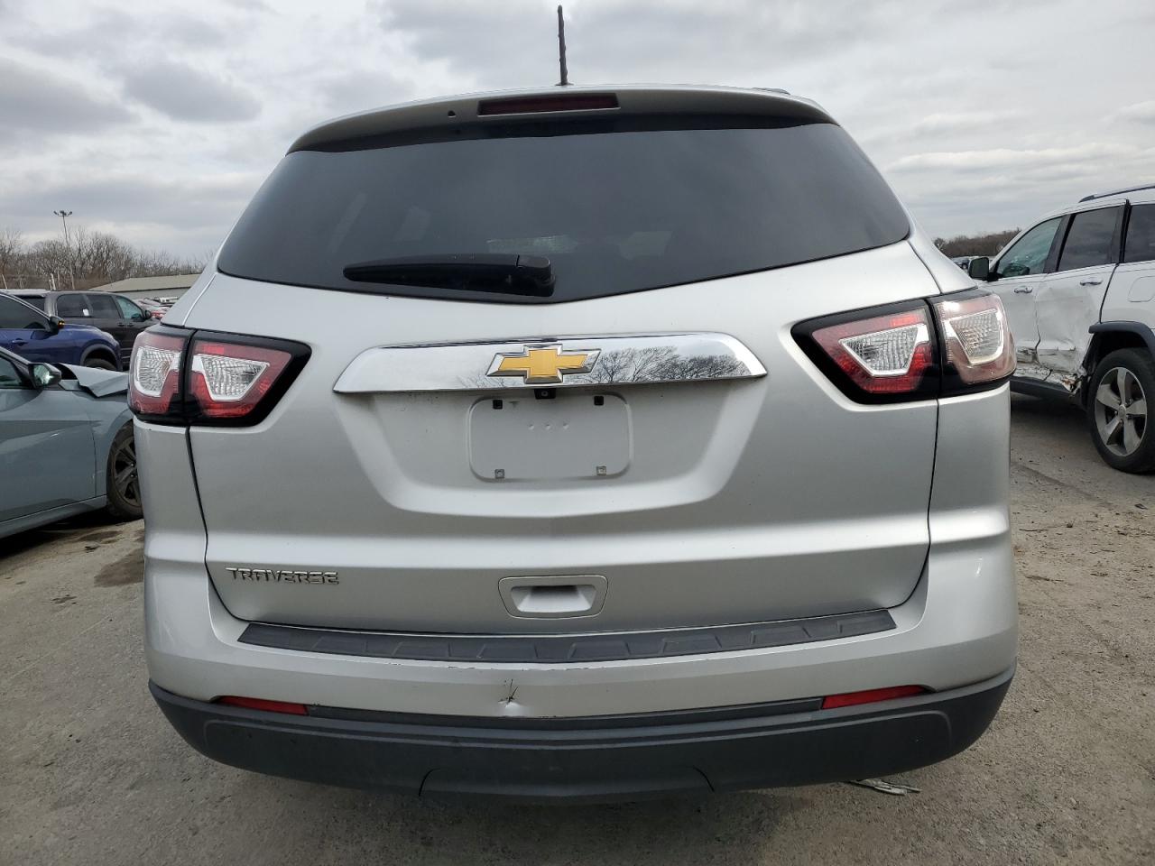 2017 Chevrolet Traverse - Image 6