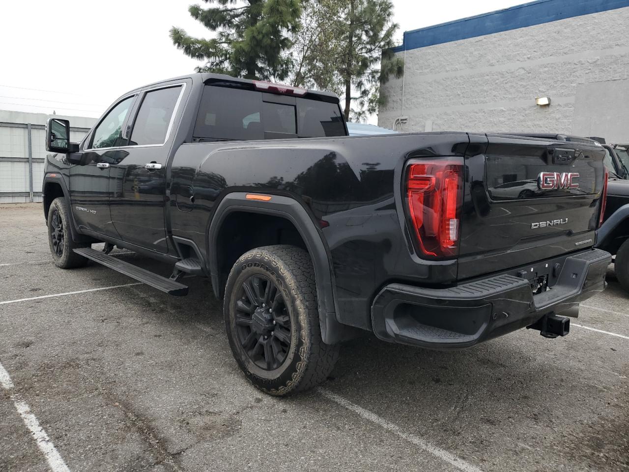 2022 GMC Sierra - Image 2