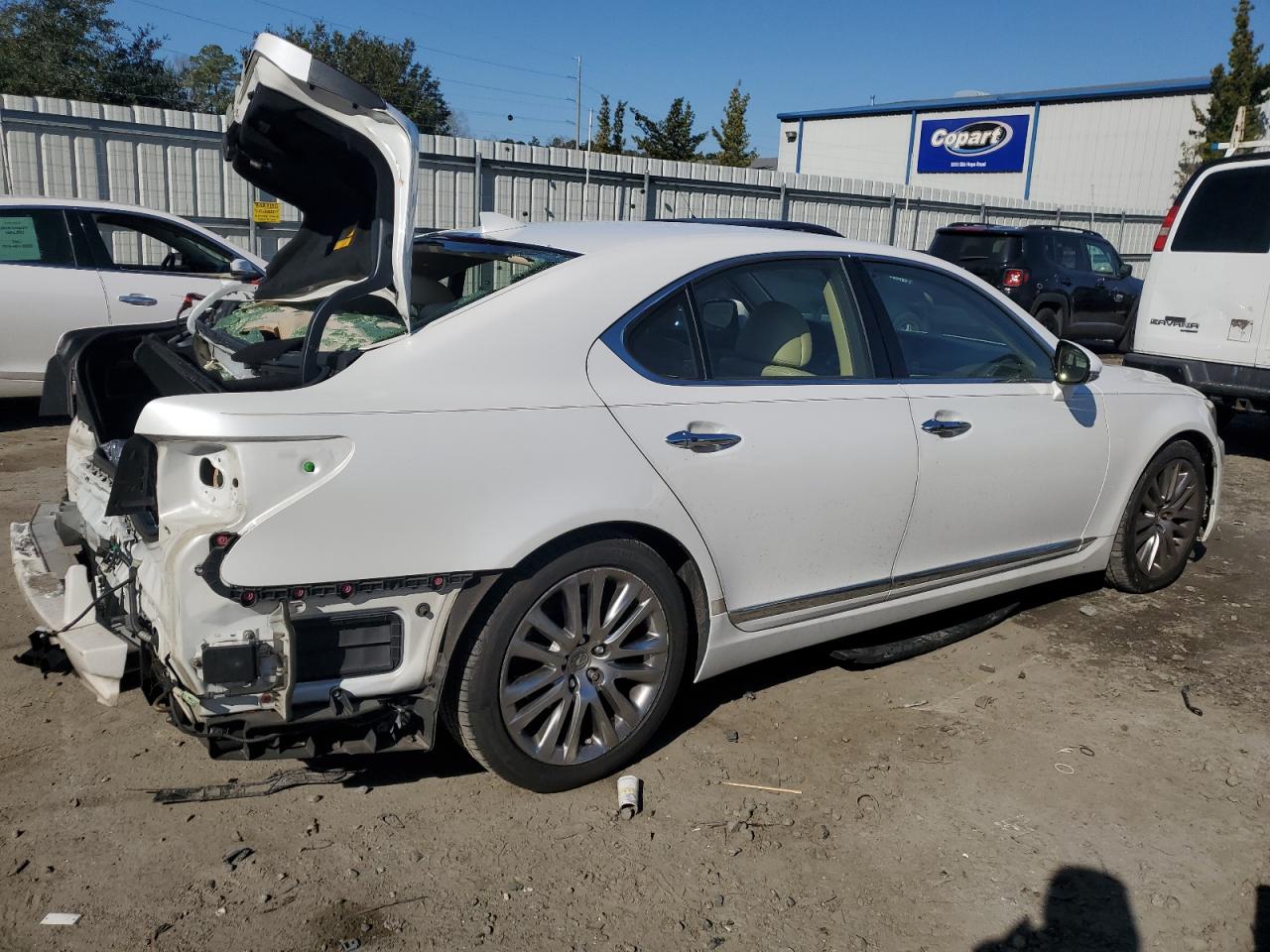 2014 Lexus LS - Image 3