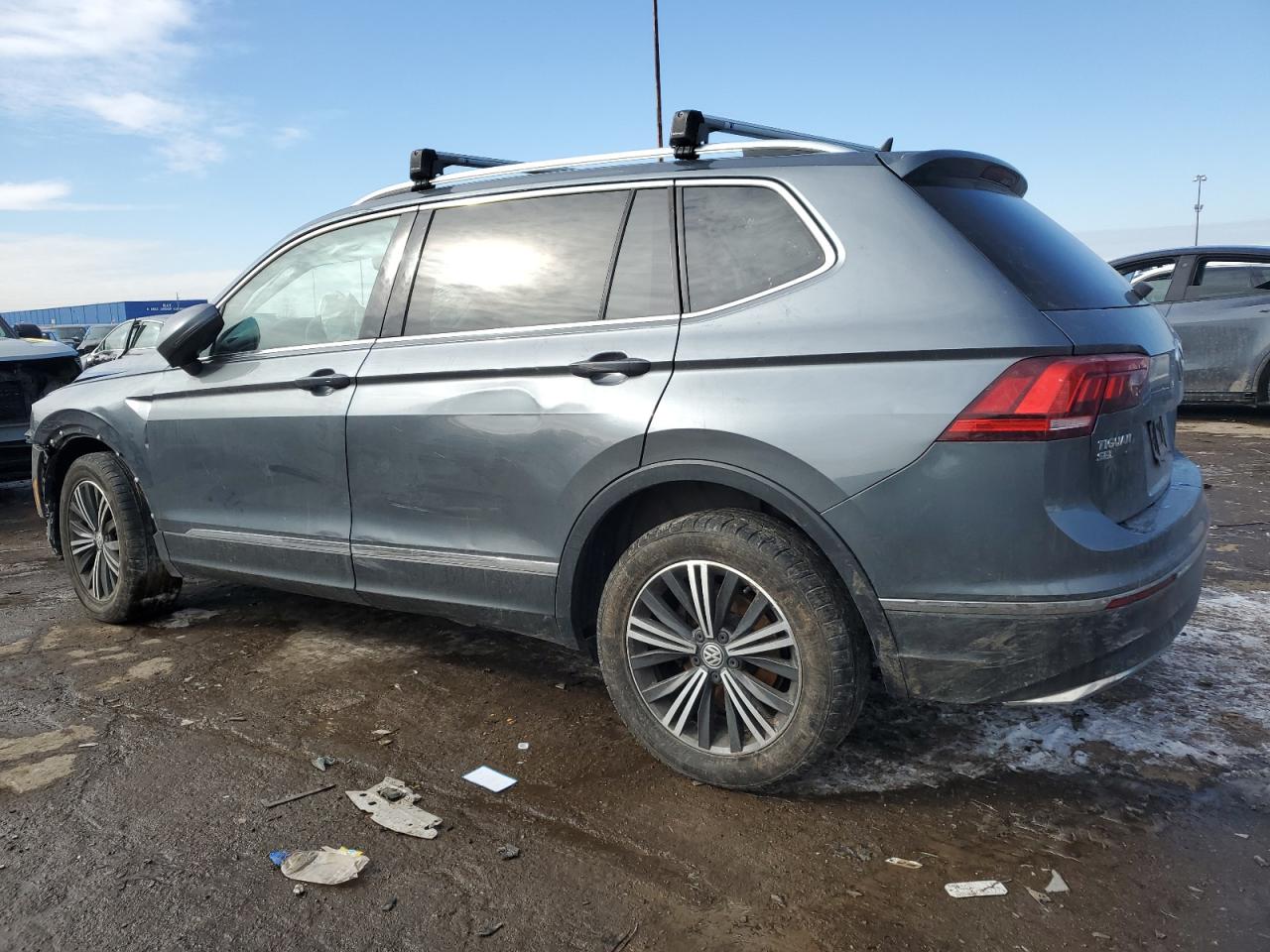 2018 Volkswagen Tiguan - Image 2
