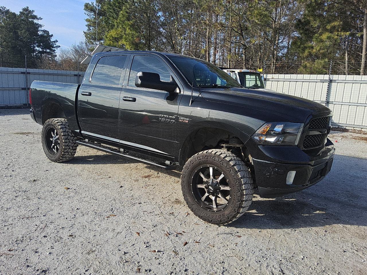 2018 RAM 1500 - Image 4
