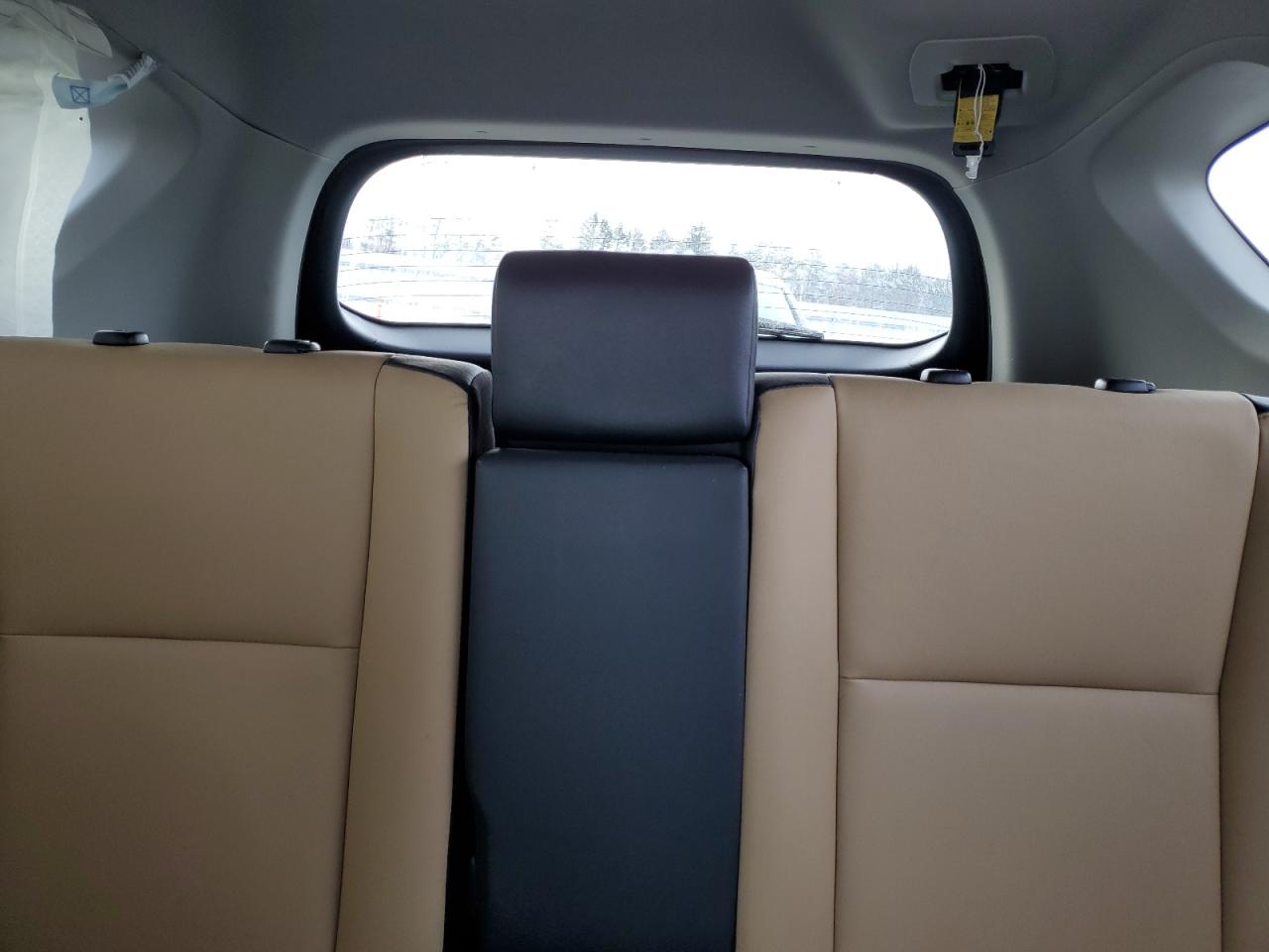 2018 Toyota RAV 4 - Image 10