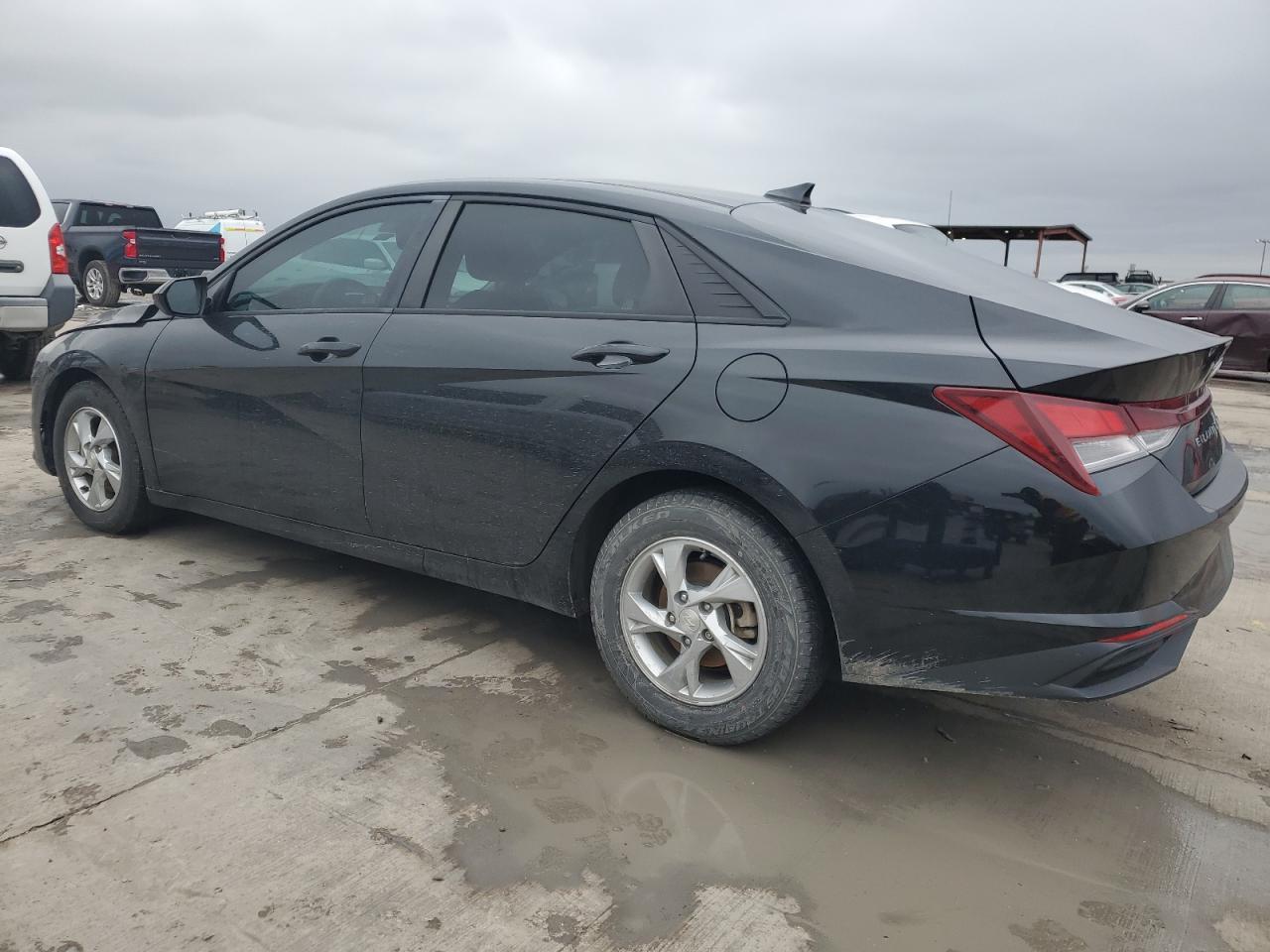 2022 Hyundai Elantra - Image 2