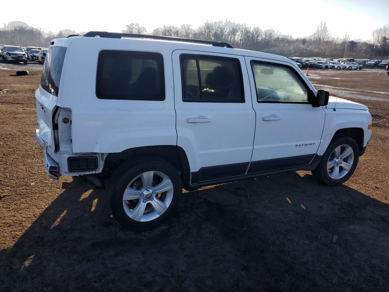 2016 Jeep Liberty (Patriot) - Image 3