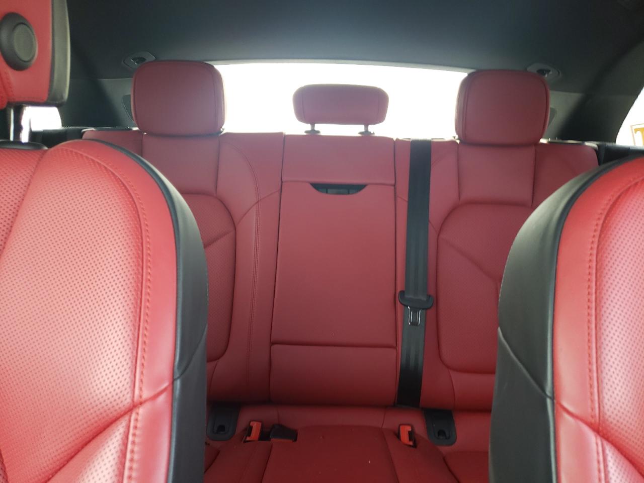 2019 Porsche Macan - Image 10