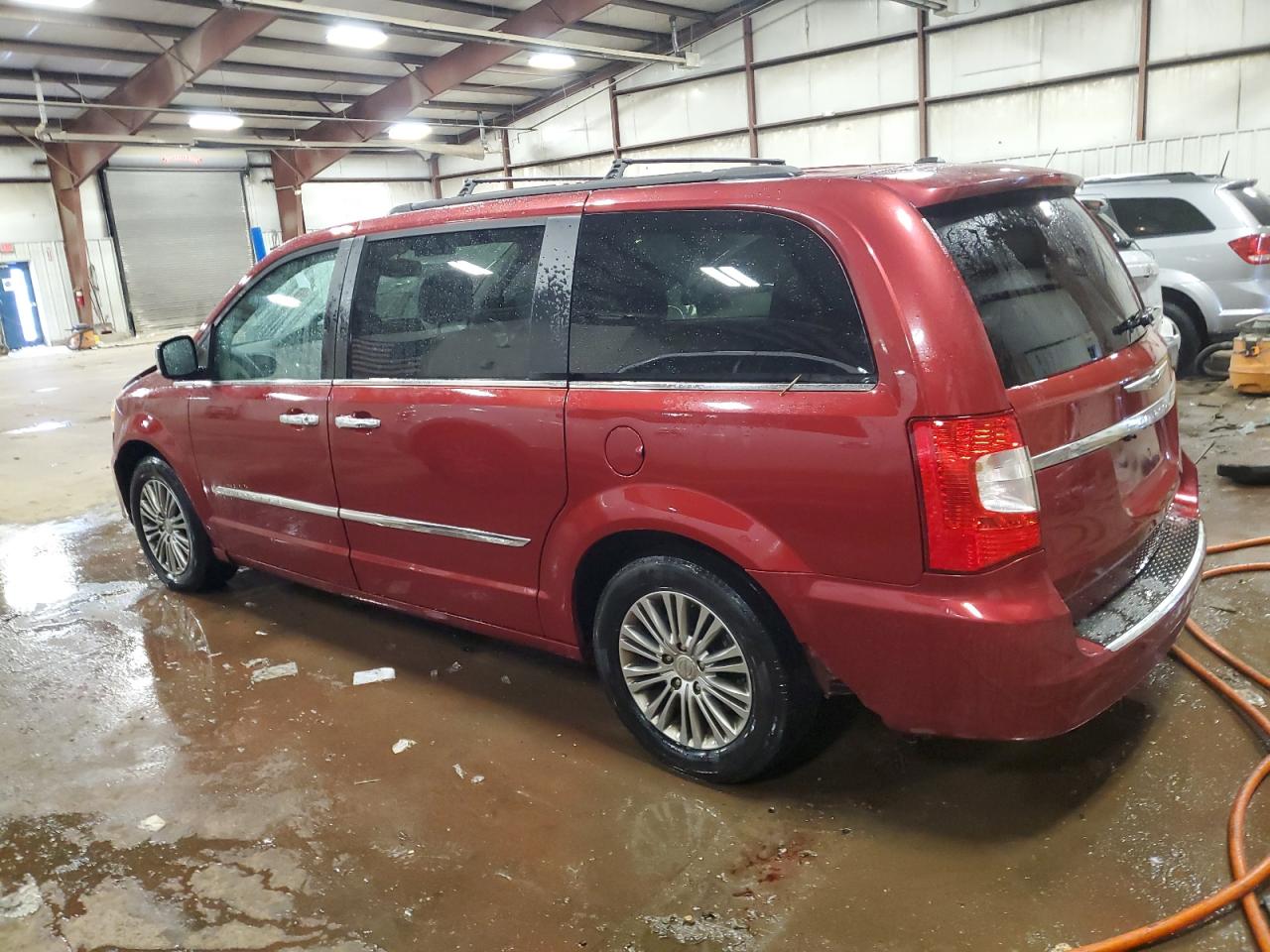 2014 Chrysler Town & Country - Image 2