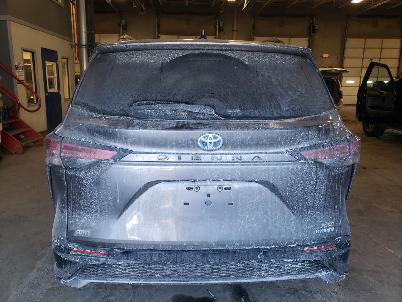 2022 Toyota Sienna - Image 6