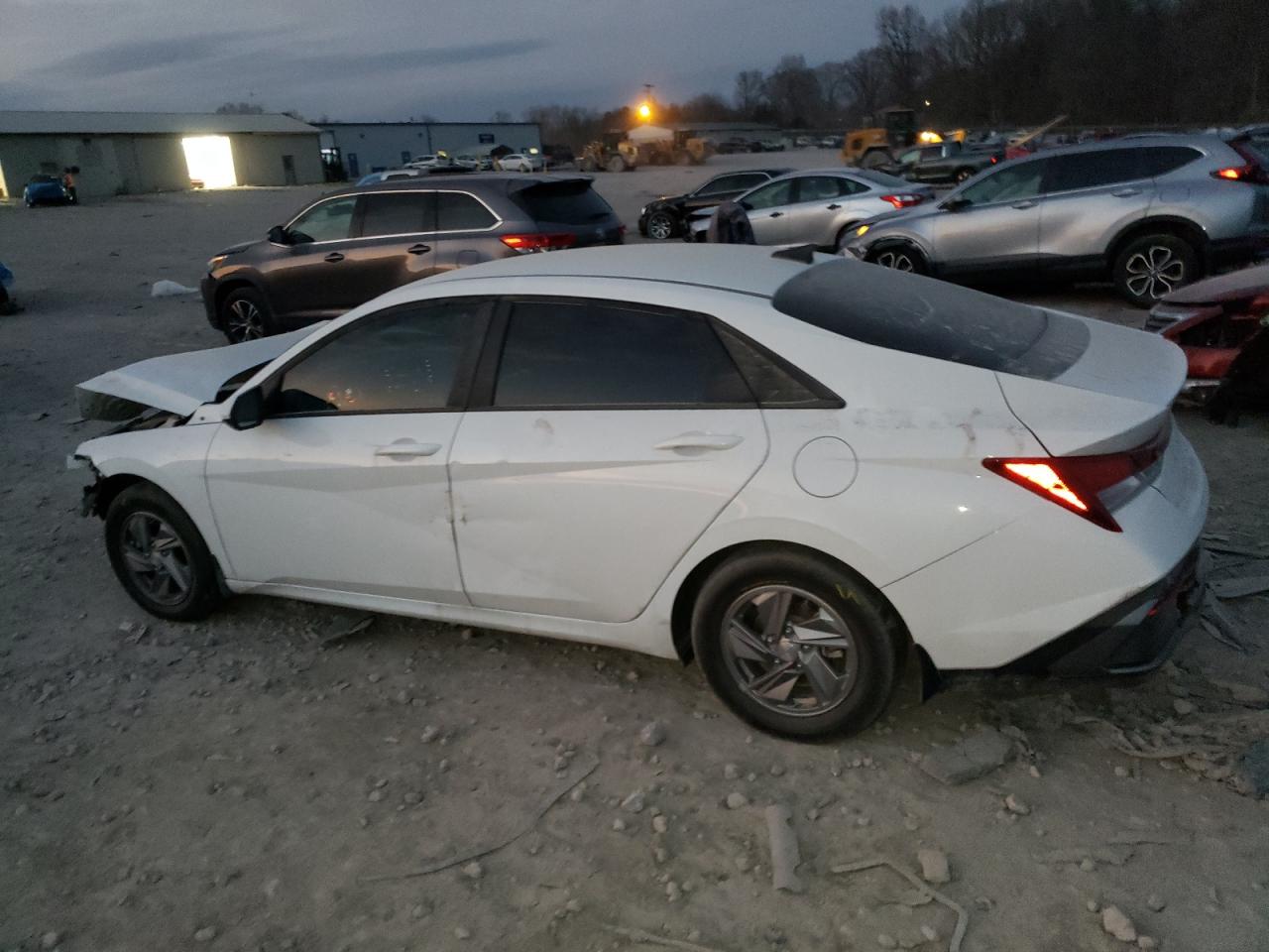2024 Hyundai Elantra - Image 2