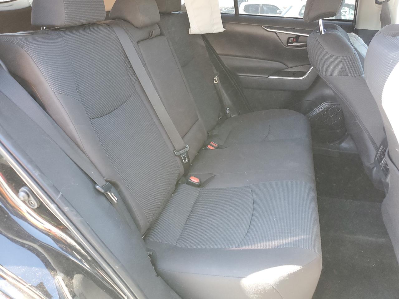 2023 Toyota RAV 4 - Image 11