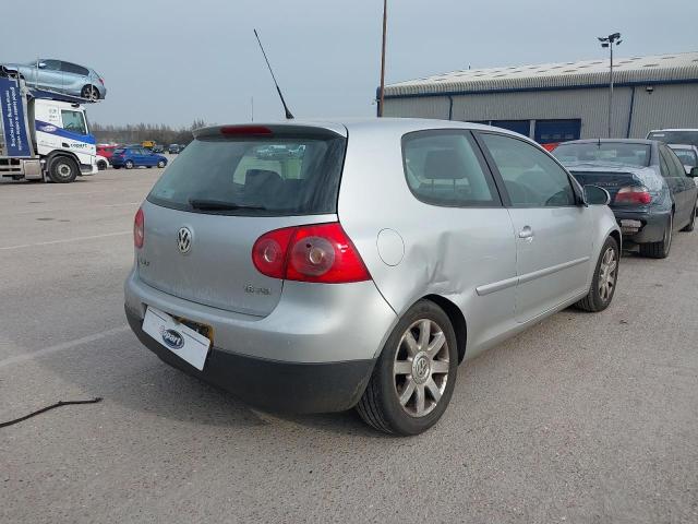 2005 VOLKSWAGEN GOLF FSI S