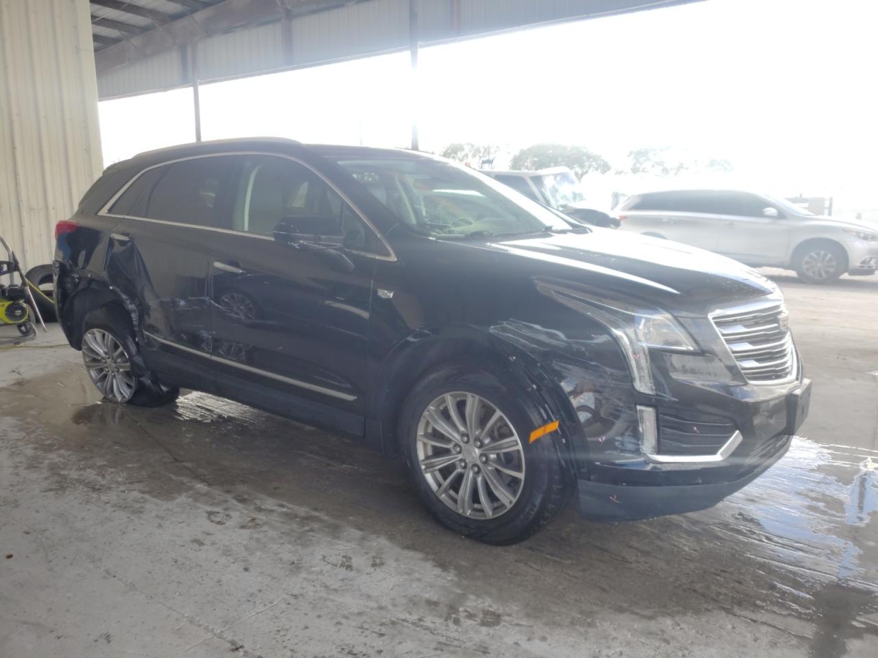 2017 Cadillac XT5 - Image 4