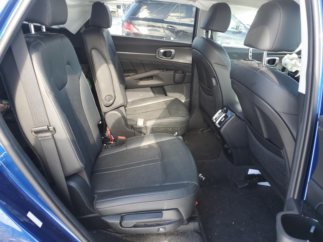 2023 Kia Sorento - Image 11