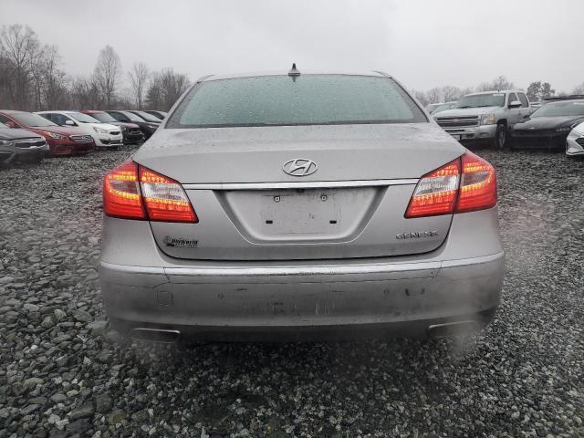 Sedans HYUNDAI GENESIS 2013 Srebrny
