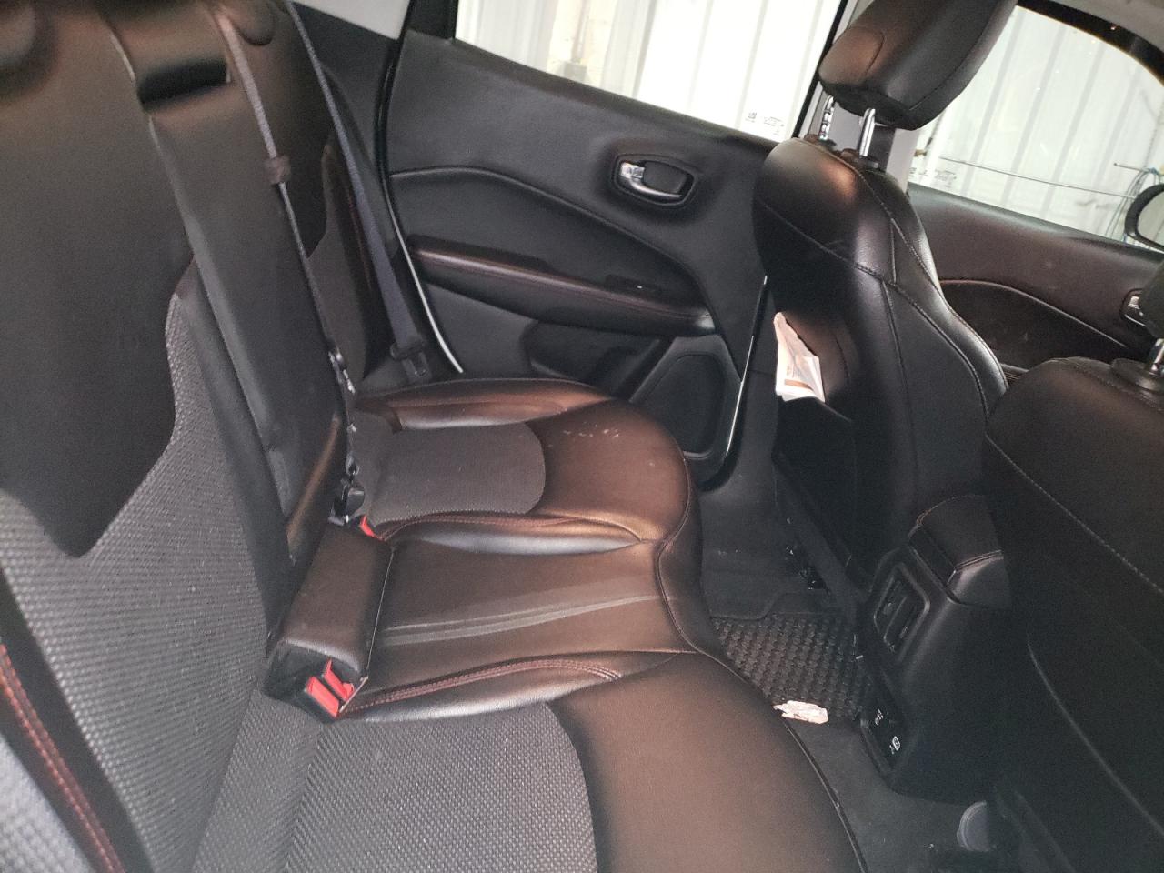 2020 Jeep Compass - Image 11