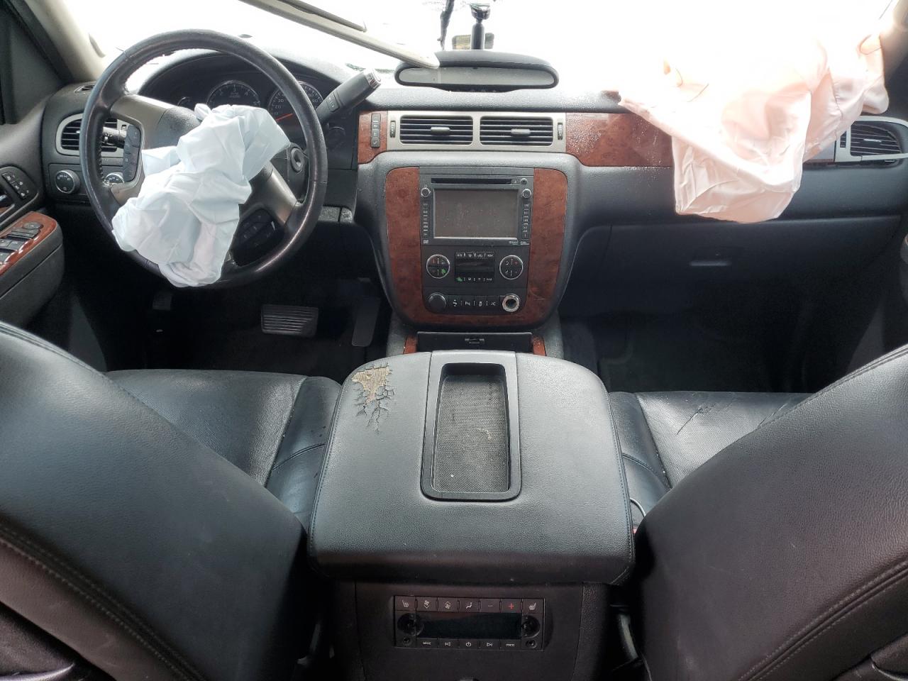 2012 Chevrolet Suburban - Image 8