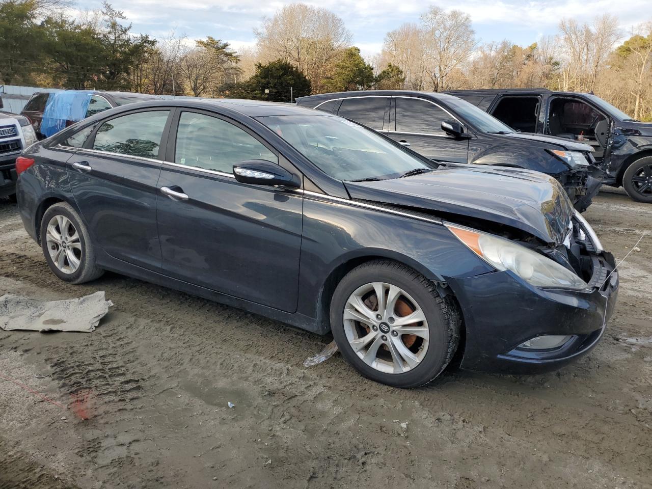 2011 Hyundai Sonata - Image 4