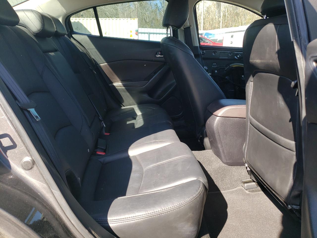 2017 Mazda 3 - Image 10