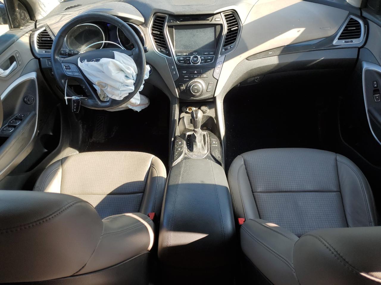 2014 Hyundai Santa Fe - Image 8