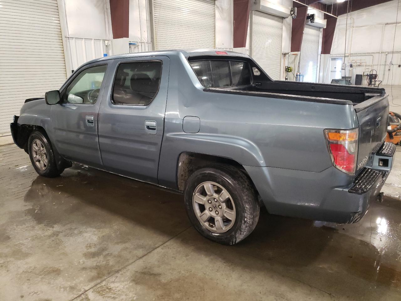 2007 Honda Ridgeline - Image 2