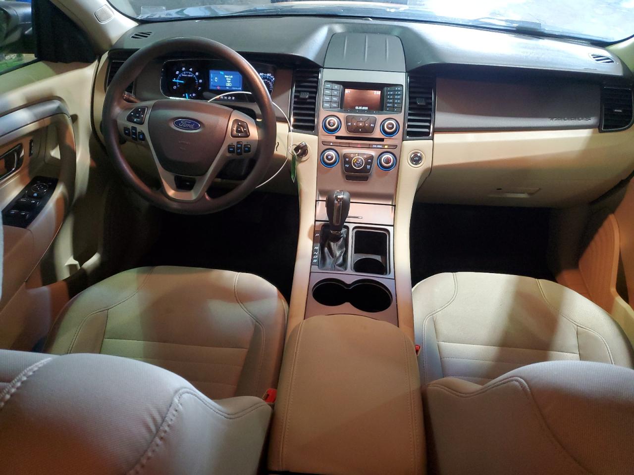 2018 Ford Taurus - Image 8