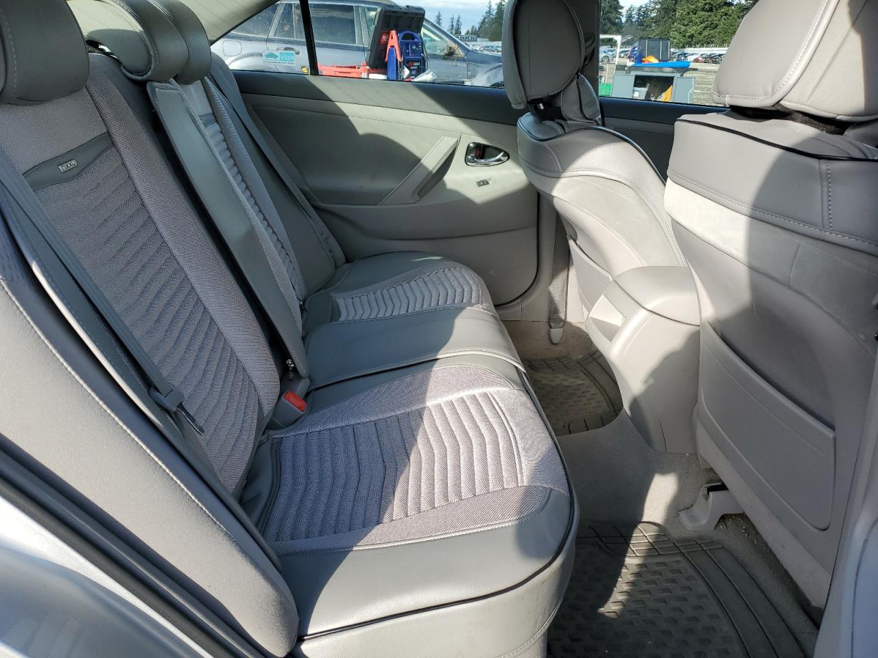 2011 Toyota Camry - Image 10