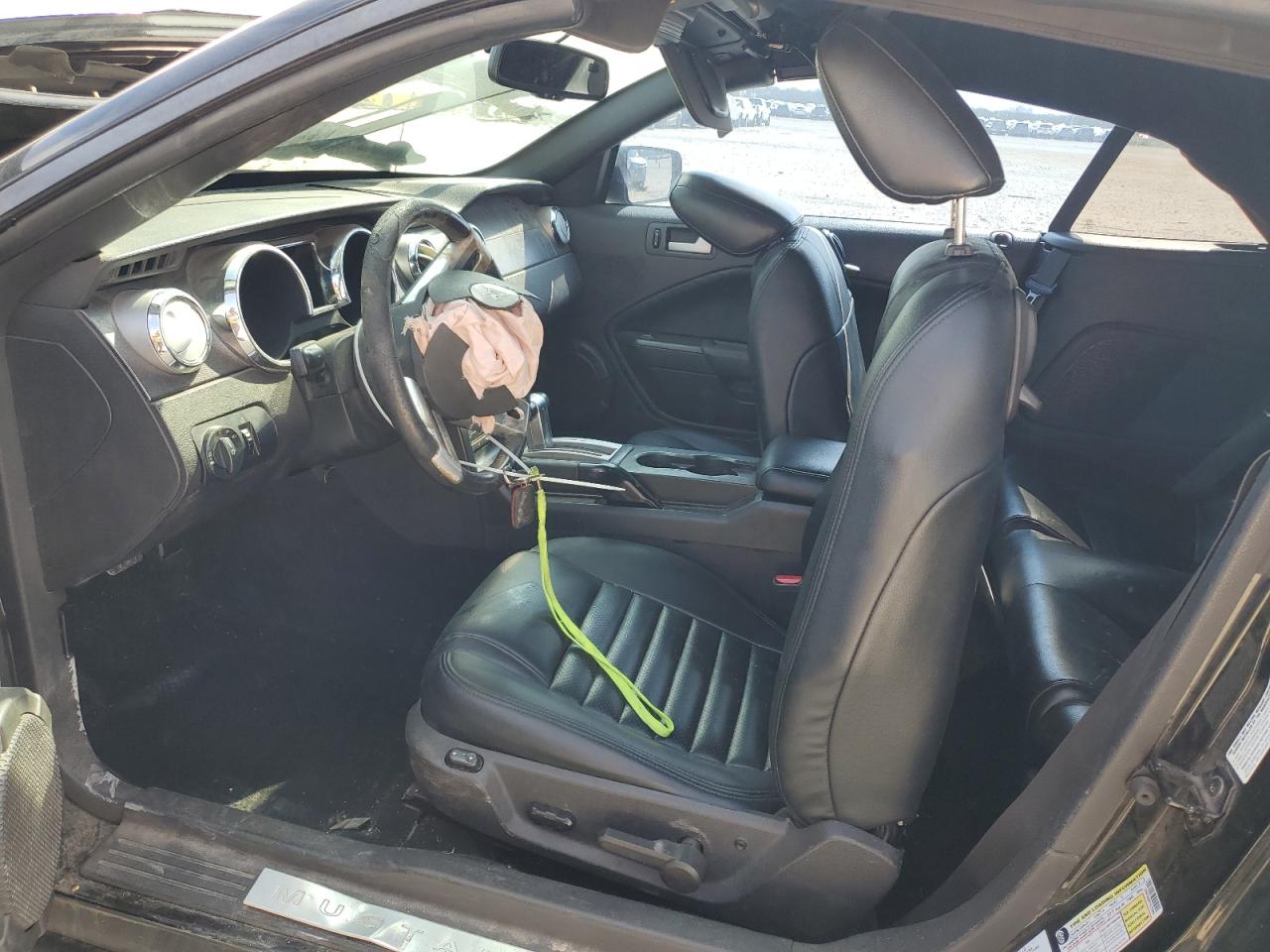 2007 Ford Mustang - Image 7