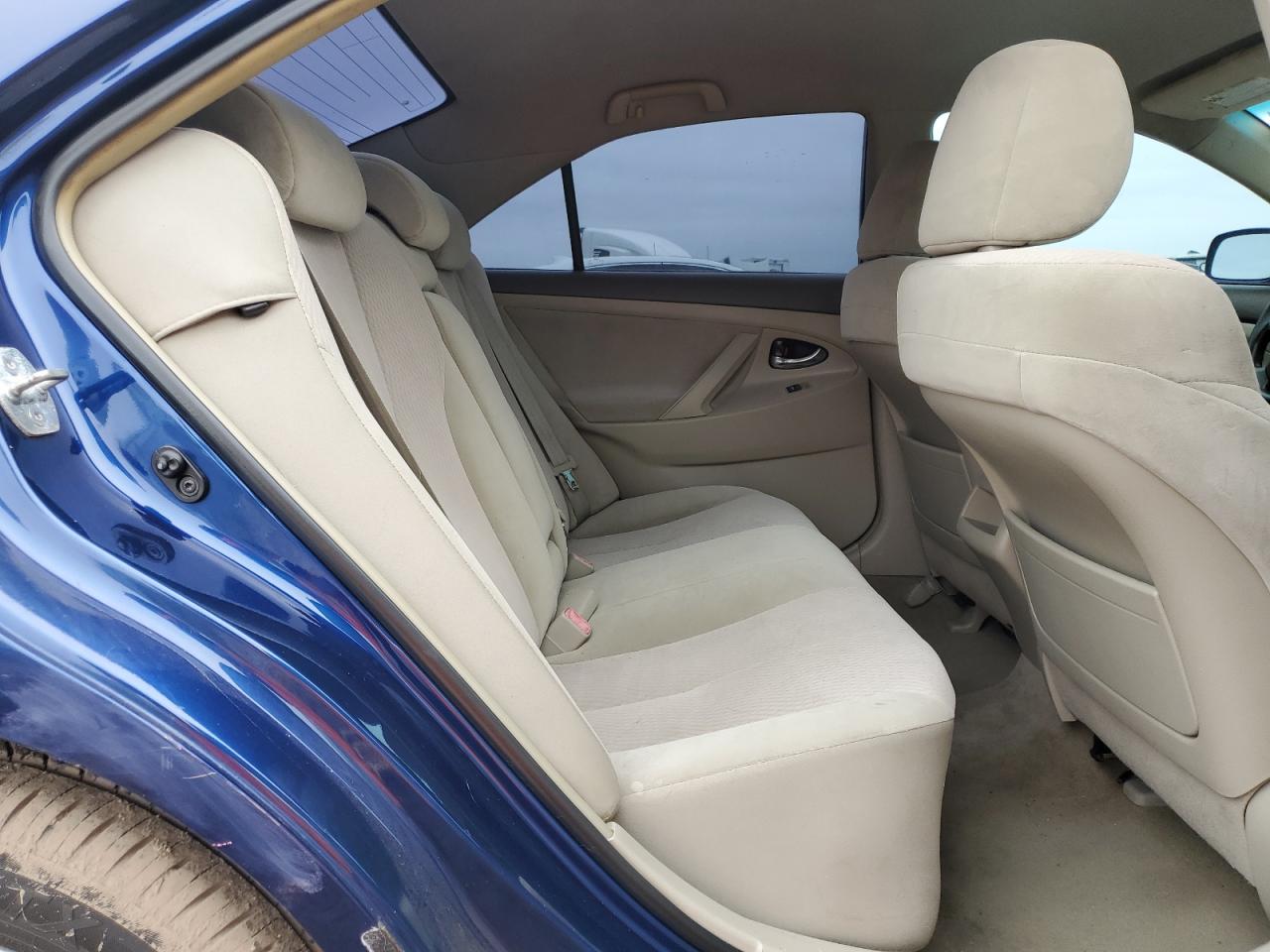 2011 Toyota Camry - Image 11