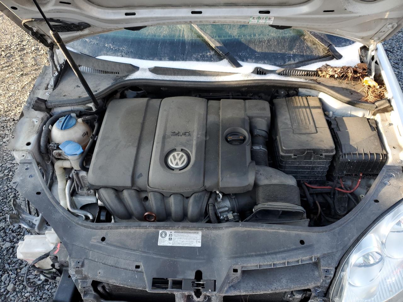 2010 Volkswagen Jetta - Image 11